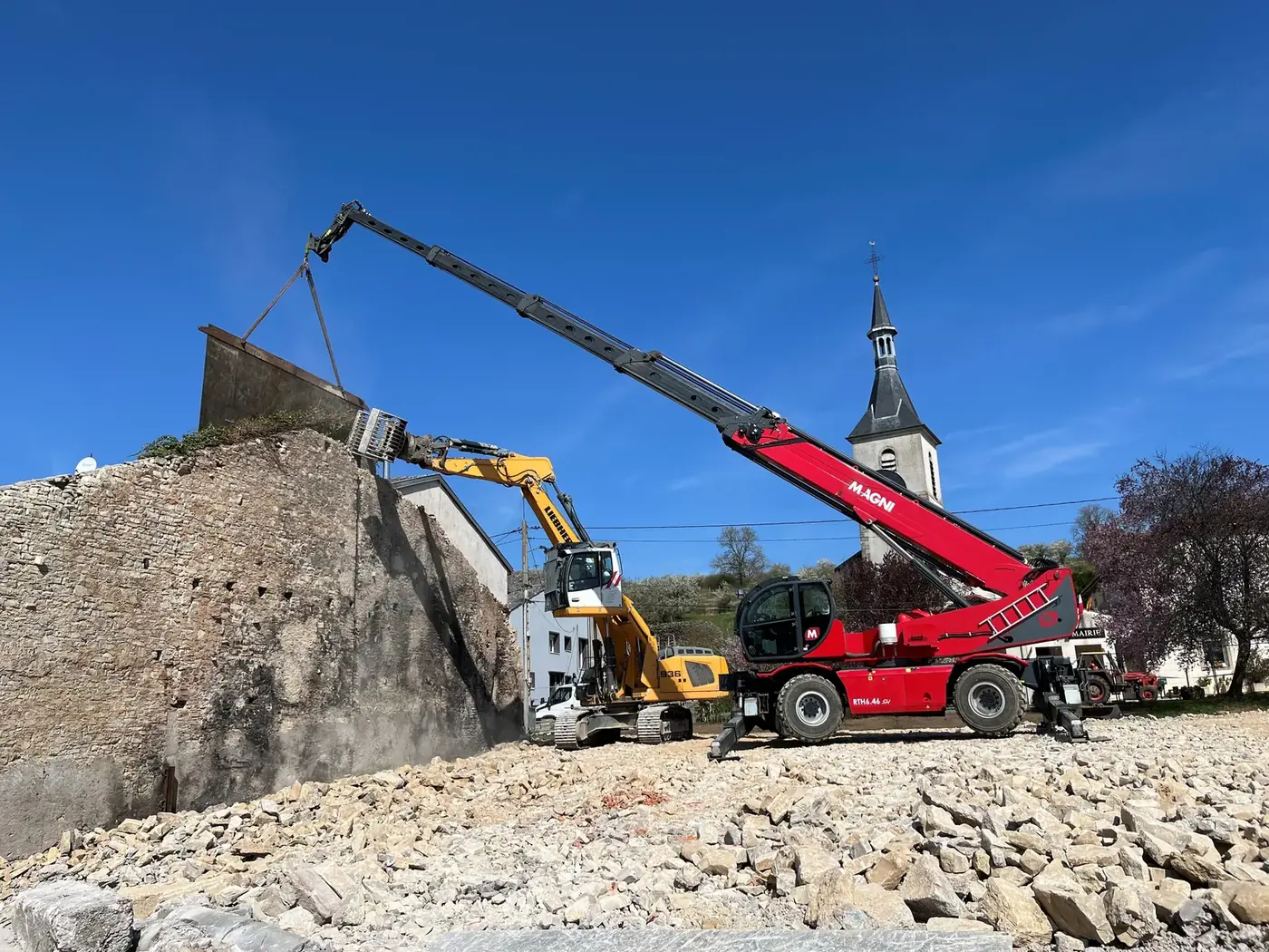 Chantier de démolition et de démantèlement mené par les équipes Voillaume