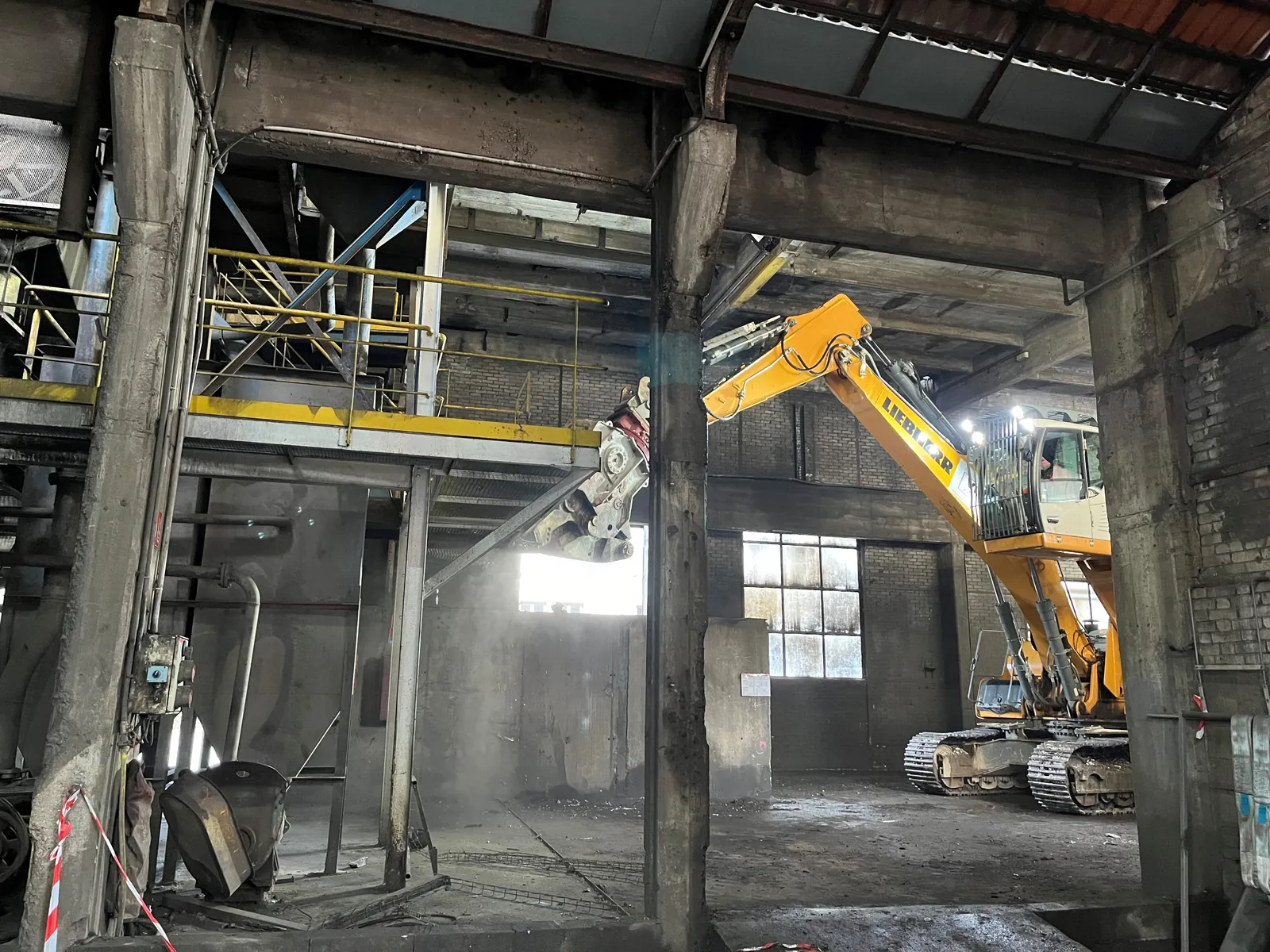 Chantier de démolition et de démantèlement mené par les équipes Voillaume